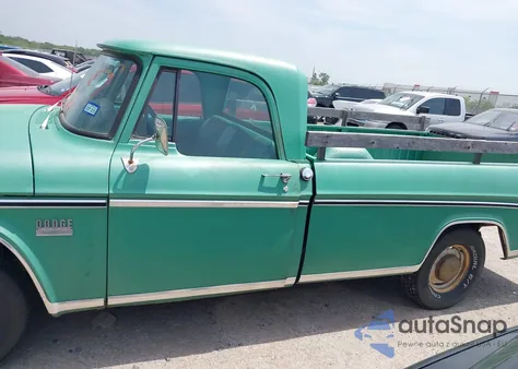1971 Dodge D100 z USA, uszkodzony, nr VIN D14A41S353985